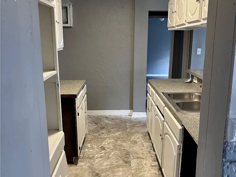 711 W Lakeside Dr — Photo 8