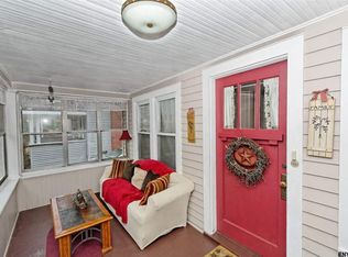 1092 Palmer Ave, Niskayuna, NY 12309