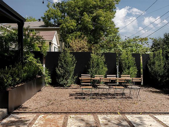 4th image of 1404 Eva St