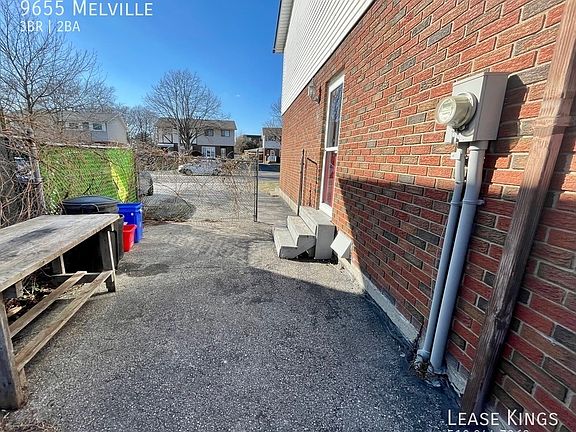 3rd image of 9655 Melville Dr