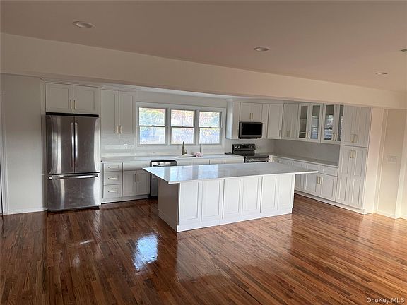 5th image of 751 Centerwood Street