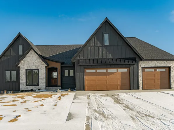 3327 Bella Terra Rd NE, Rochester, MN 55906