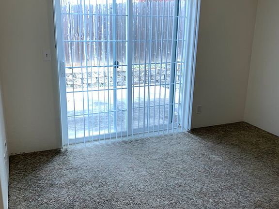 4th image of 203 & 205 SW Rolling Hills Rd #205