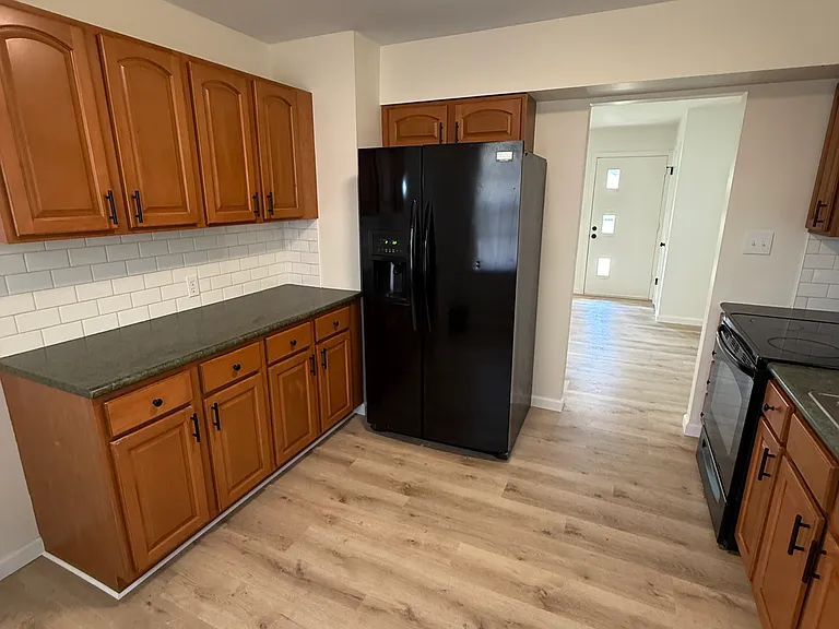 3390 Kenlawn St — Photo 3