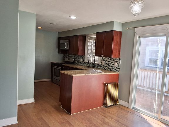 2nd image of 409 Miltonia St #1