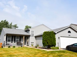 908 Countrywood Dr, Zion, IL 60099