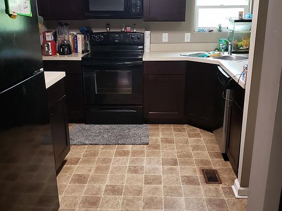 2nd image of 207 Peppermint Ave