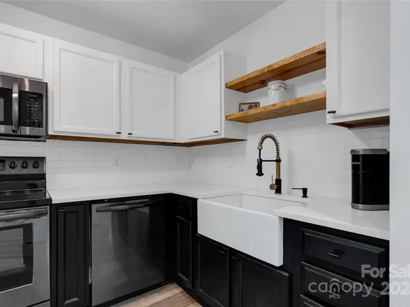 511 Carrington Pl, Arden, NC 28704