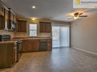 246 Pointe Ln, Raymore, MO 64083