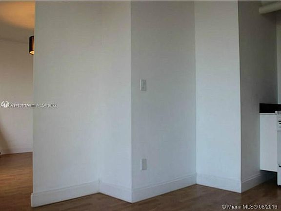 4th image of 690 SW 1st Ct APT 605