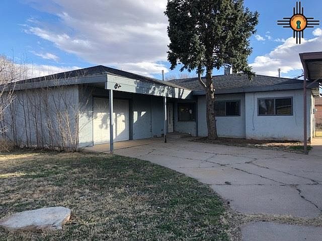 1st image of 417 W Plaza Dr