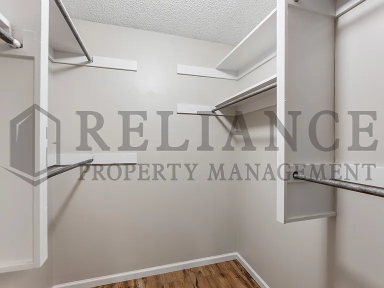 1111 E Redwood Rd — Photo 20