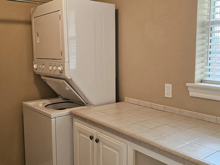 3208 Paloma Dr — Photo 15