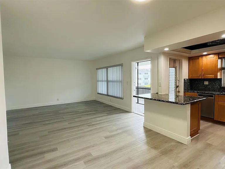 651 Pine Dr — Photo 10