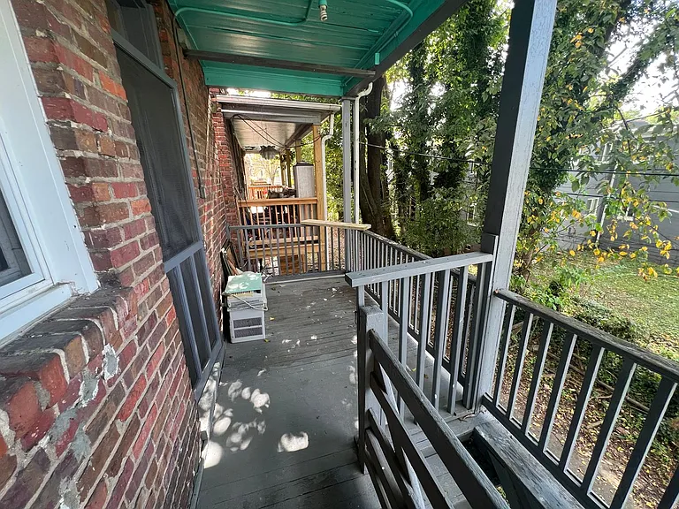 8 N. Auburn Ave. — Photo 31