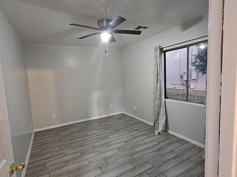 7355 N Black Canyon Hwy #2 — Photo 4