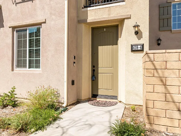 418 Stratus Ln #4 — Photo 1