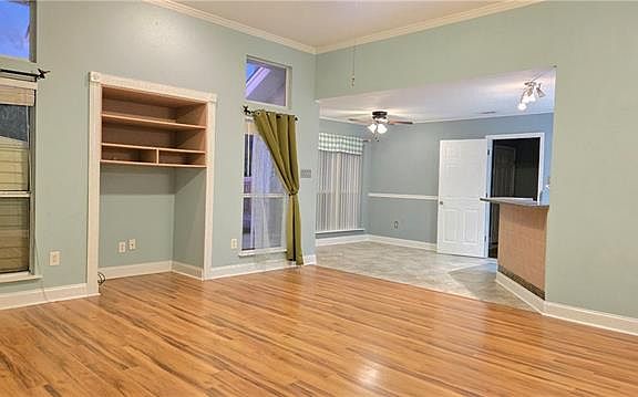 5th image of 490 Cumberland Dr