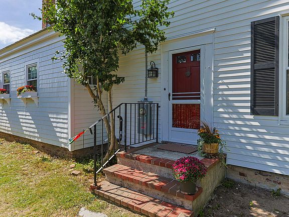 2nd image of 2673 Main Street