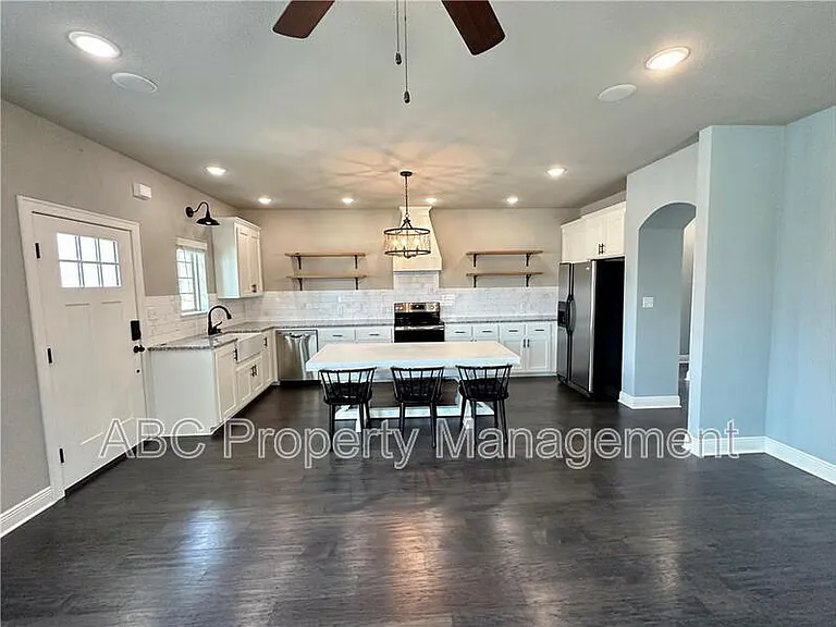 3819 W Maclura Way — Photo 11