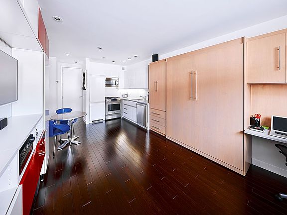 5th image of 753 Saint Nicholas Ave APT 1A