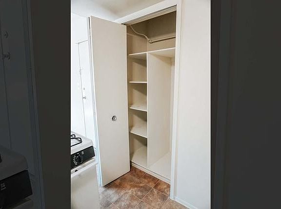 4th image of 2260 Glencoe Hills Dr APT 10