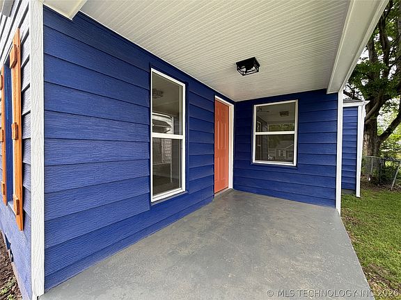 3rd image of 1718 Houston St