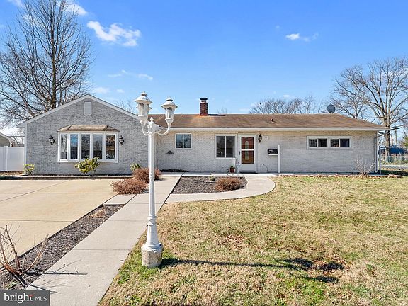 4th image of 77 Gaping Rock Rd