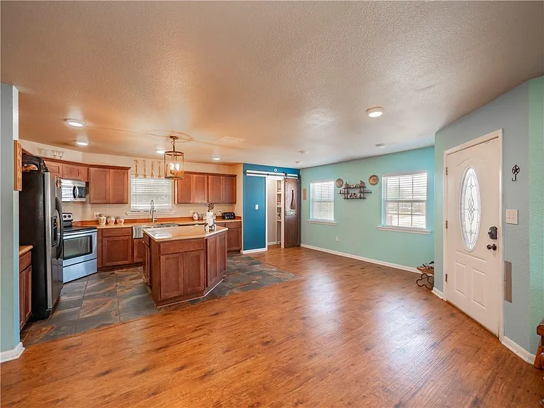691 Tamarack Dr — Photo 14