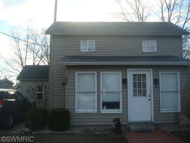305 S Elkhart St photo 1
