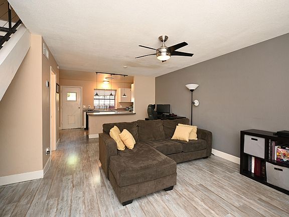2nd image of 4901 E Kelton Ln Unit 1258