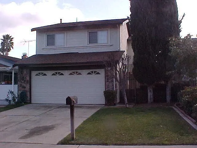 2375 Sequoia Dr photo 1