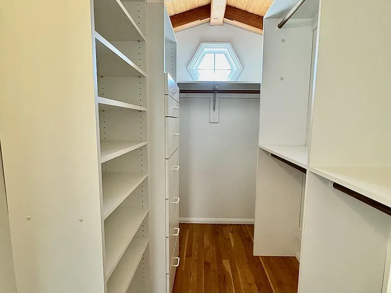 930 Skyline Dr — Photo 25