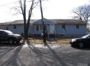 2 Farrington Ave, Bay Shore, NY 11706