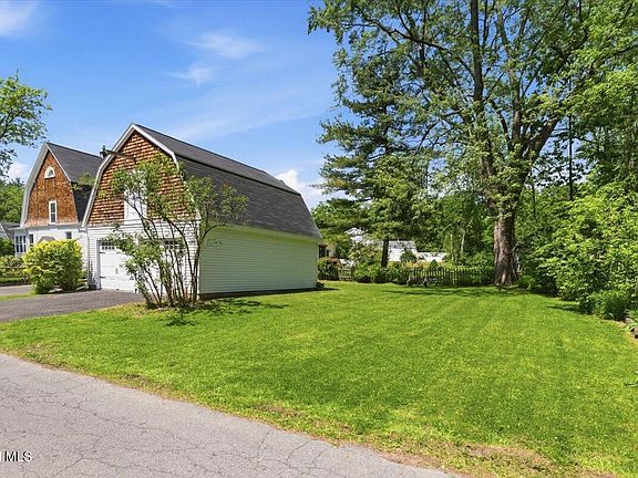 5th image of 963 Riverview Road