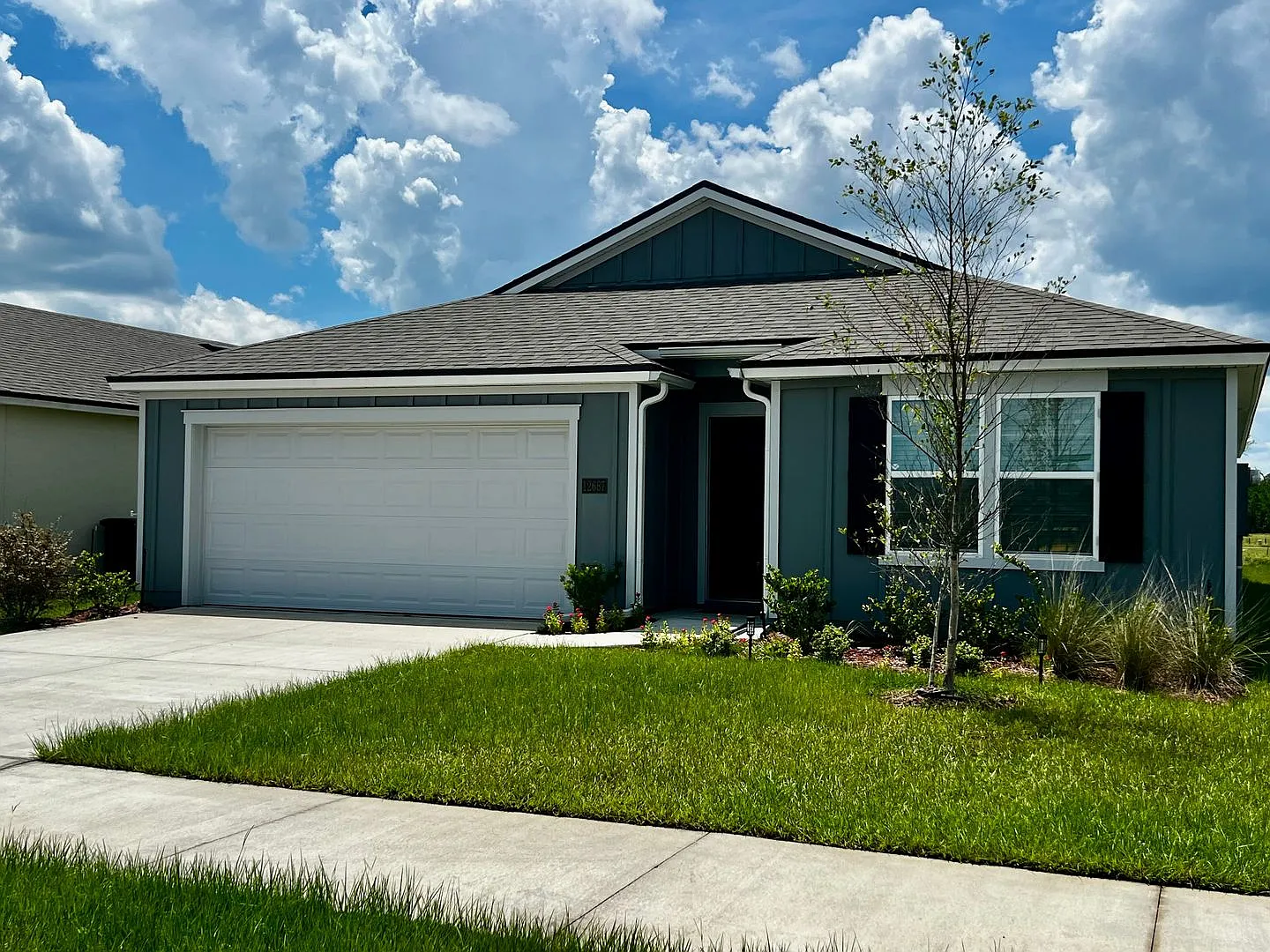 Like-New 2025 4-bedroom home for rent — Photo 1