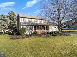 40 S Pin Oak Dr, Boiling Springs, PA 17007