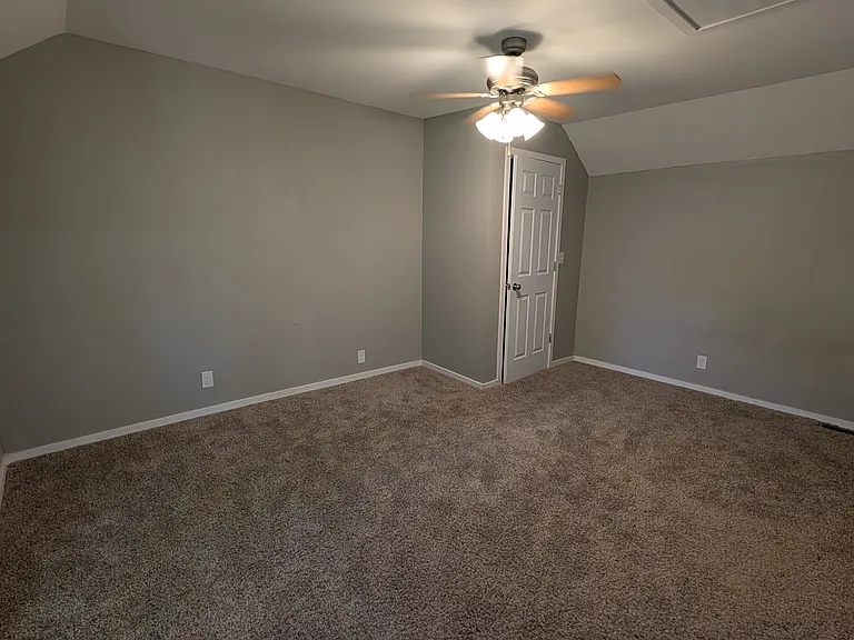 820 S Moffet Ave — Photo 10
