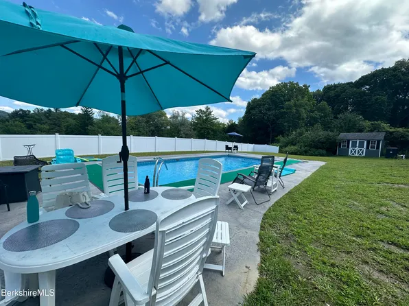 187 W Park St, Lee, MA 01238