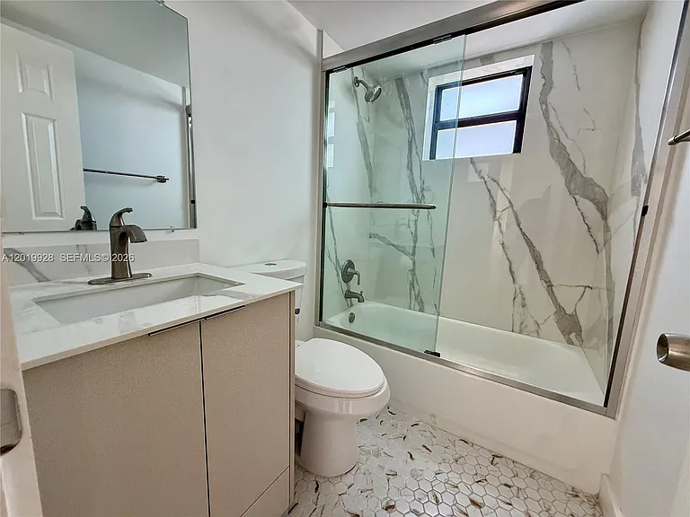 1530 SW 2nd St #304 — Photo 15