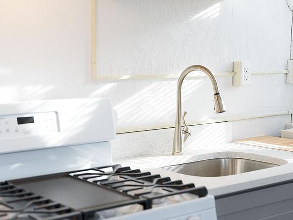 2nd image of 602 Graydon Ave APT 2