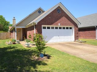 5517 Alexandria Ln, Southaven, MS 38671