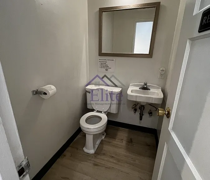 413 W Railroad Ave #1 — Photo 3