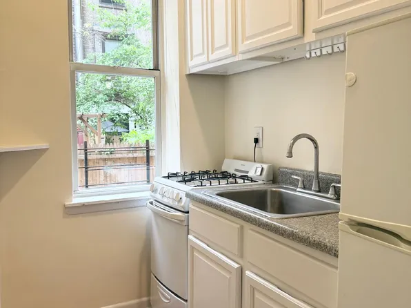 25 West 84th Street image 1 of 5