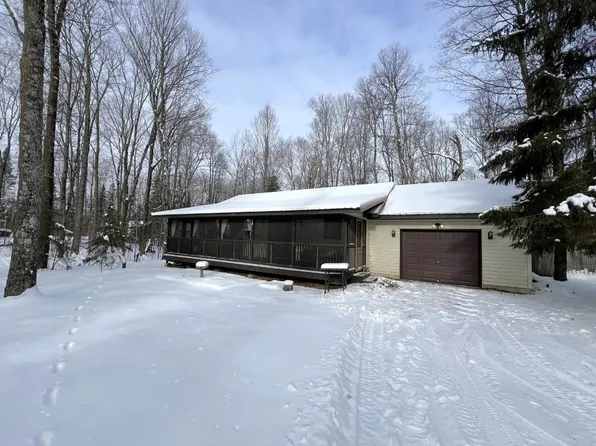 W10812 Evie Ln, Elcho, WI 54428