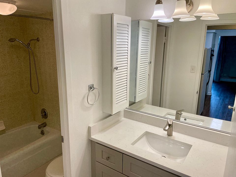 1st image of 955 Eudora St APT 102