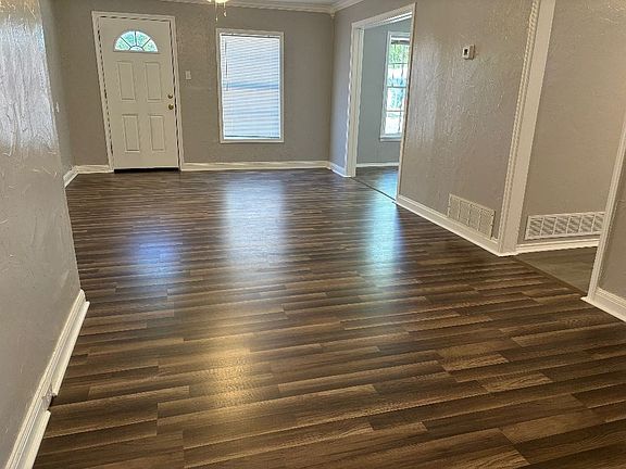 3rd image of 214 Lipan Dr