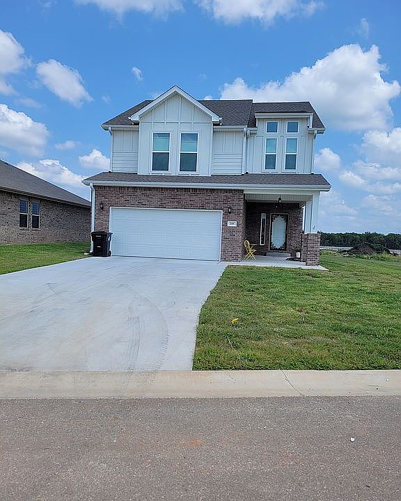 Front of 205 Molly Dean Dr