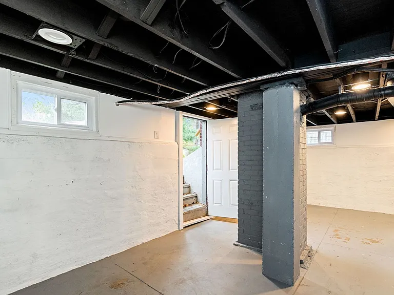 1309 Lydia St — Photo 32