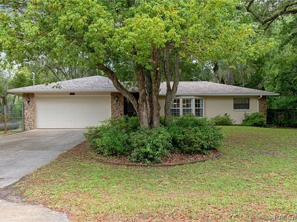 5931 N Brookgreen Dr, Crystal River, FL 34428
